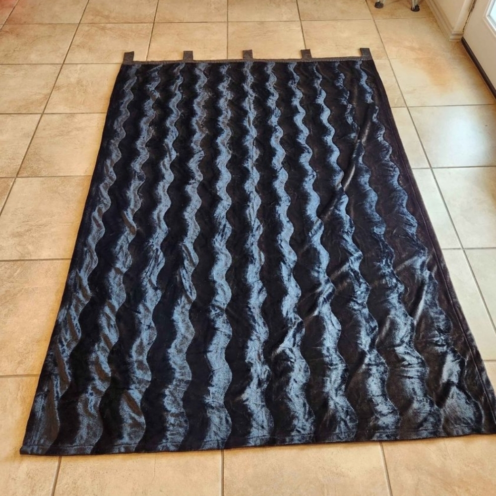 Velvety Curtain.  Heavy, Thick, Room Darken.